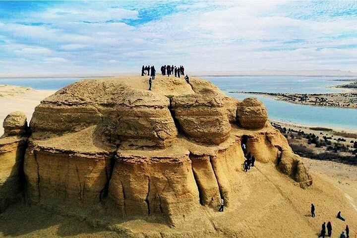 2 Day Tour to wadi el Hitan in Fayoum from Cairo