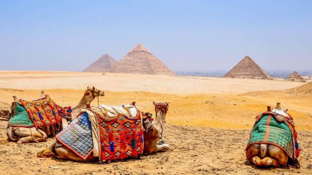 5 Days Egypt itinerary Giza Pyramids the white desert and Luxor from Cairo