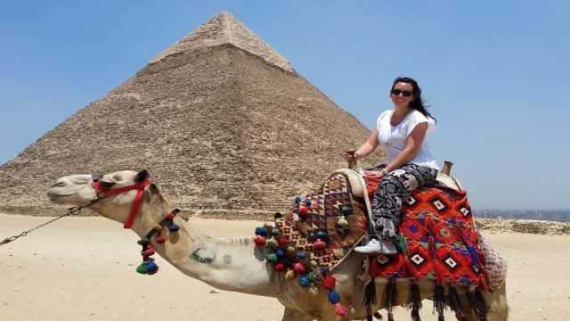 Day Trip to Giza Pyramids Sakkara from Cairo