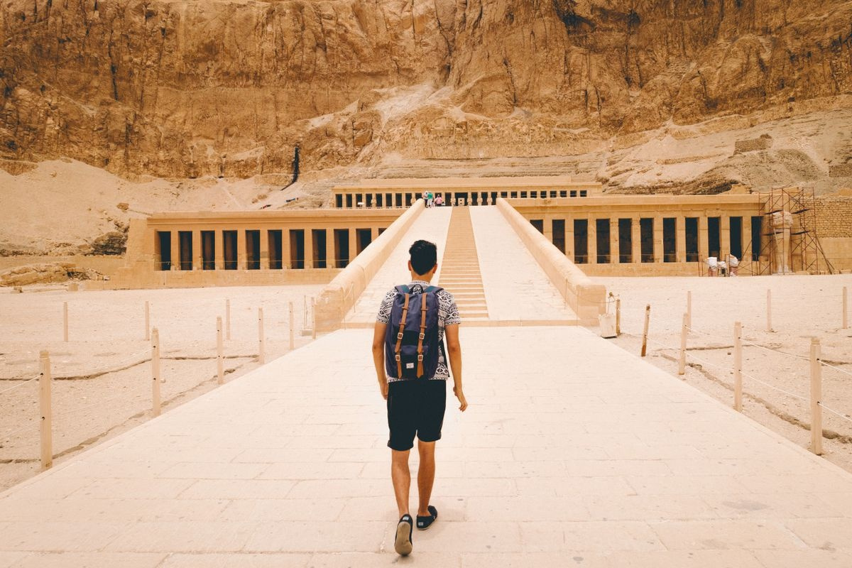 Day trip to the Tomb of Nefertari from Hurghada