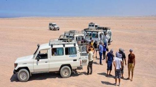 Desert Safari Trip by jeep from Sahel Hashesh