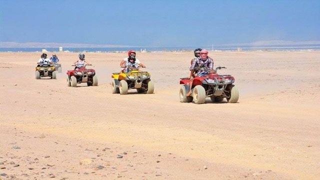 Excursion de safari al atardecer por el desierto de Makadi en quad