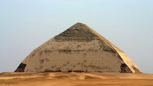 Excursion de un dia a las Pirámides de Dahshur y la Pirámide de Meidoum desde El Cairo