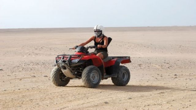 Excursión de Safari por la mañana en el desierto de Hurghada en quad