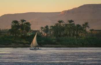 Tour en velero al atardecer con faluca en Luxor