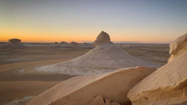 Une nuit de camping dans le désert blanc et à Bahariya depuis le Caire