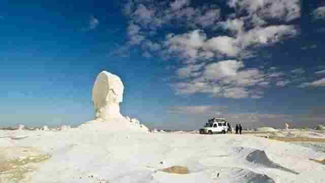 Une nuit de camping dans les déserts blanc et noir au départ du Caire