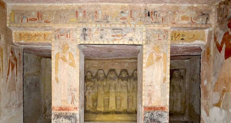 The tomb of Queen Meresankh III 