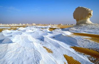 4 Days trip to the Pyramids and the white desert from Cairo