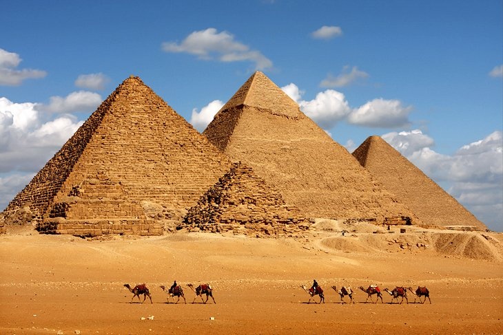 Caïro en Giza piramides vanuit Makadi met de bus