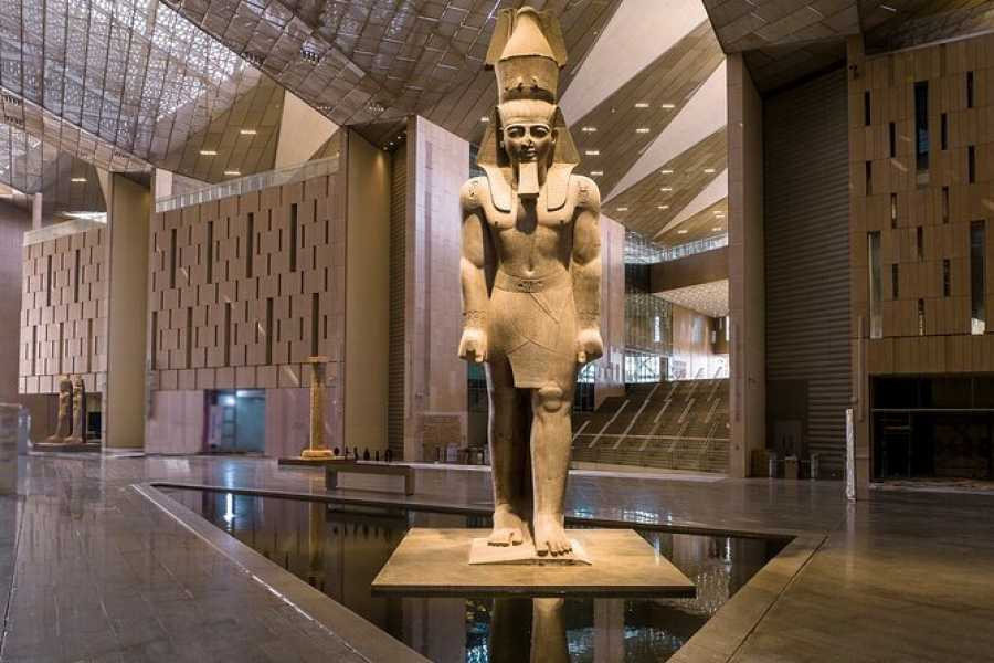 Excursie naar de piramides van Gizeh en het Grand Egyptian Museum vanuit de haven van Alexandria